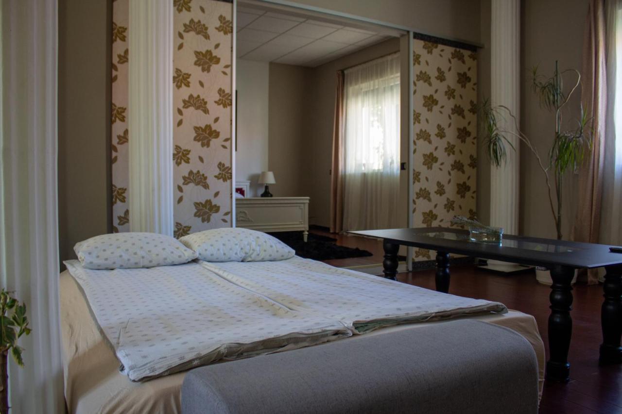 Yox Apartment 1 Oradea Exterior foto
